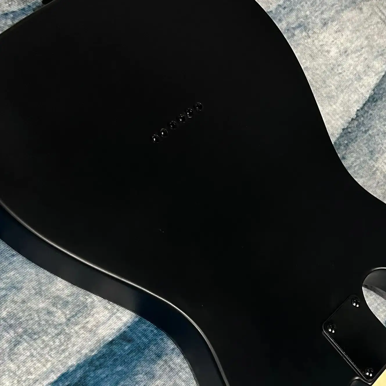 Hot Sale Electric Guitars Matte Finish Black Color Mahogany Body view 2