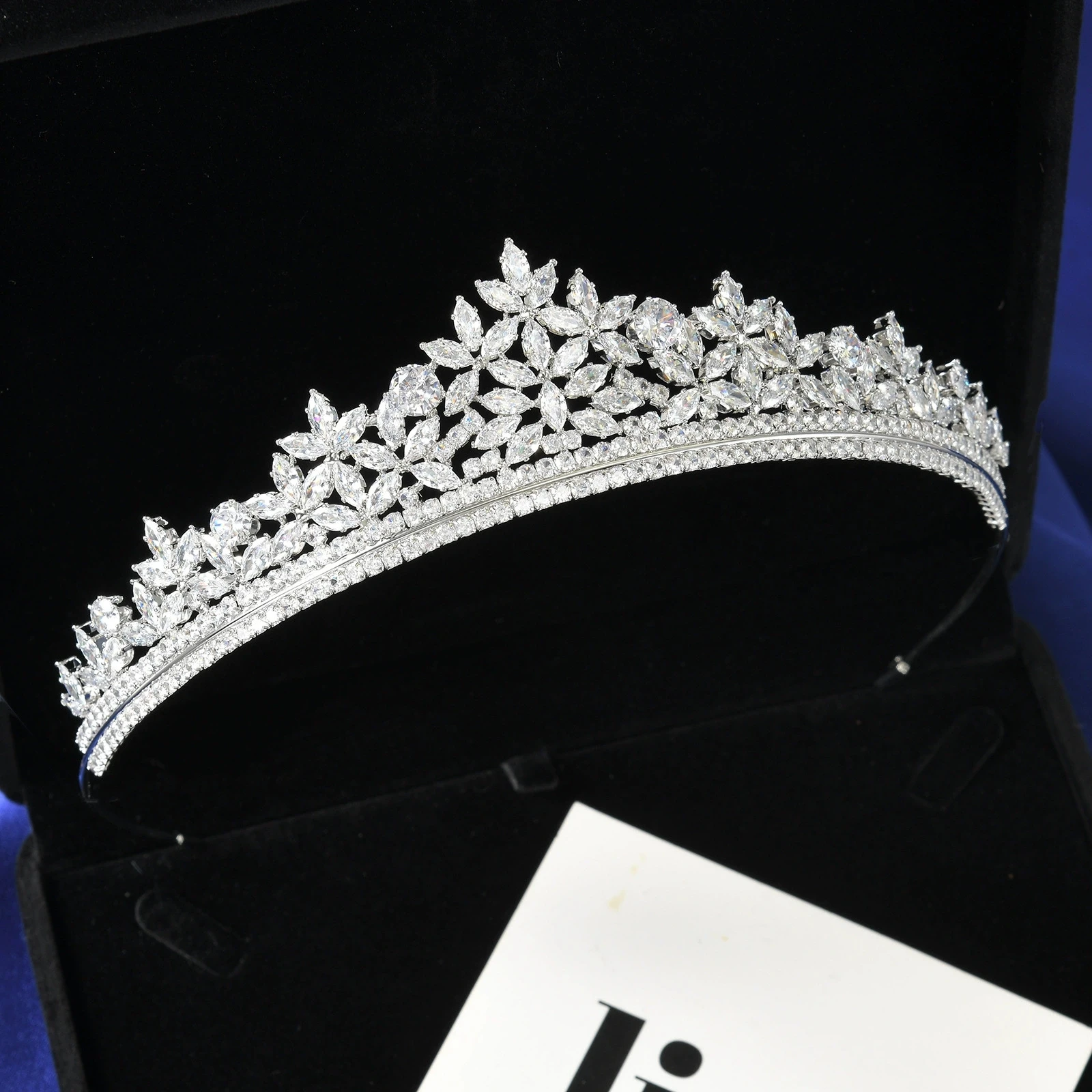 

Luxurious European Style Princess Crown Bride Hair Accessory Fashionable Simple Cubic Wedding Ceremony Headwear