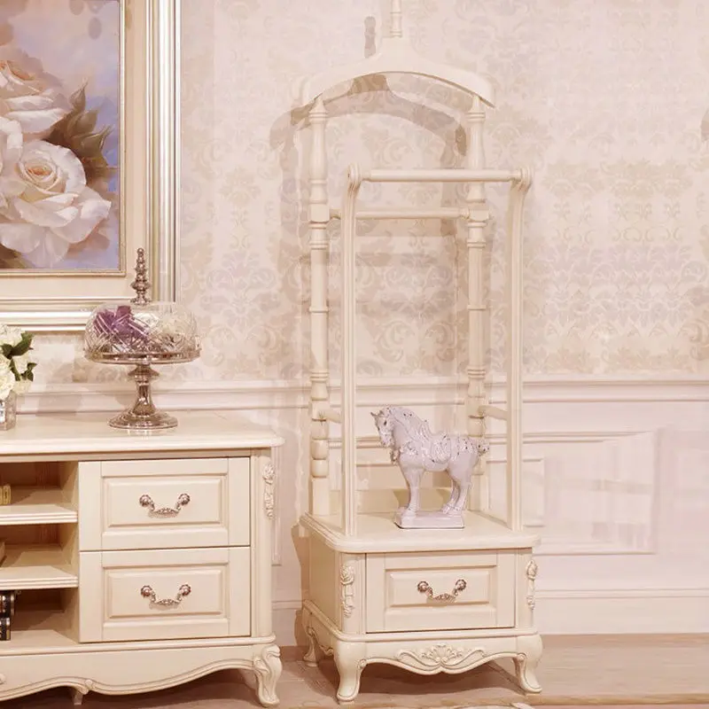 

High-end white American coat rack, floor-to-ceiling European bedroom hanger