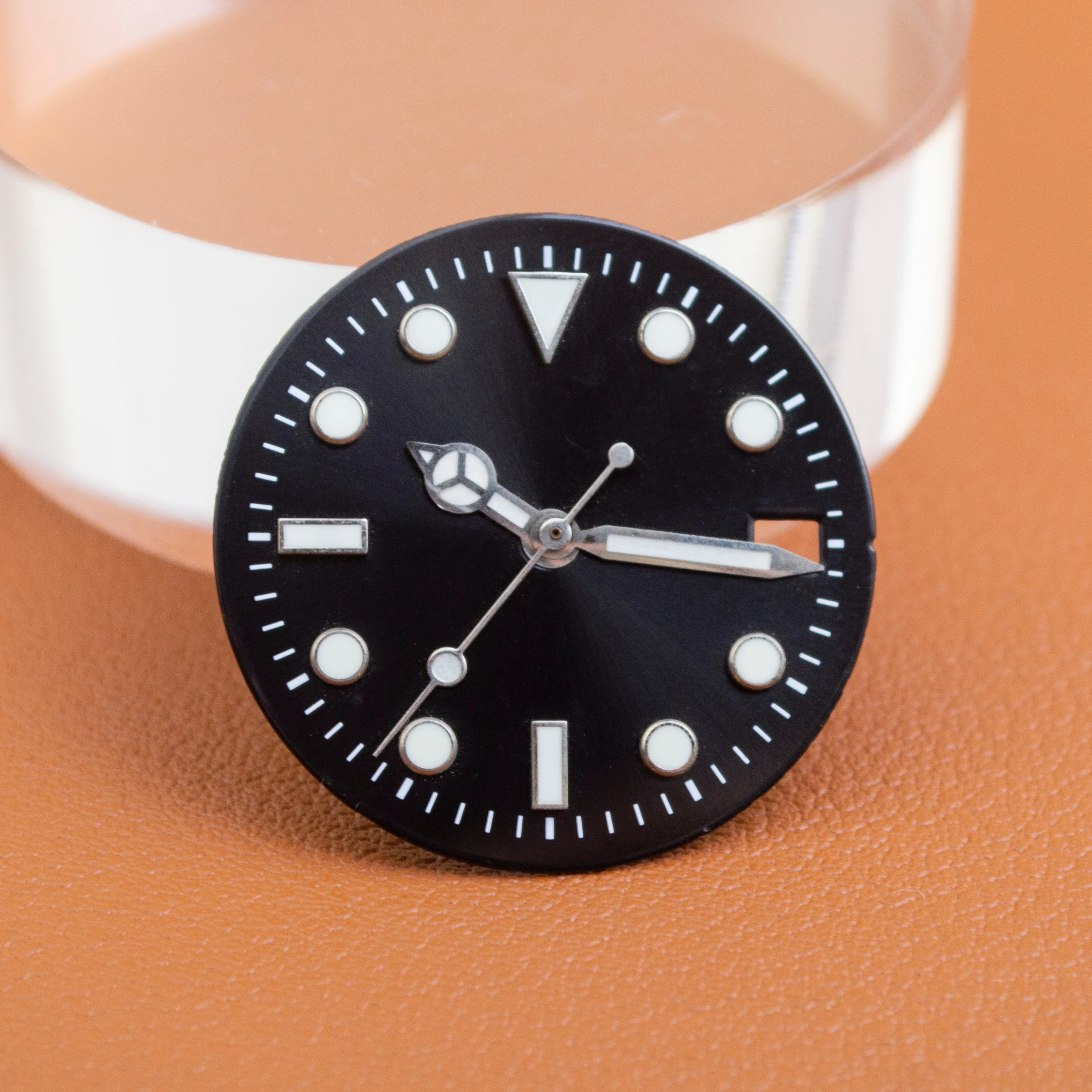 

Циферблат NH35 28,5 мм, стрелки для часов, подходят для автоматического механизма SUB GMT NH35, зеленые светящиеся детали циферблата, инструмент для ремонта часов.