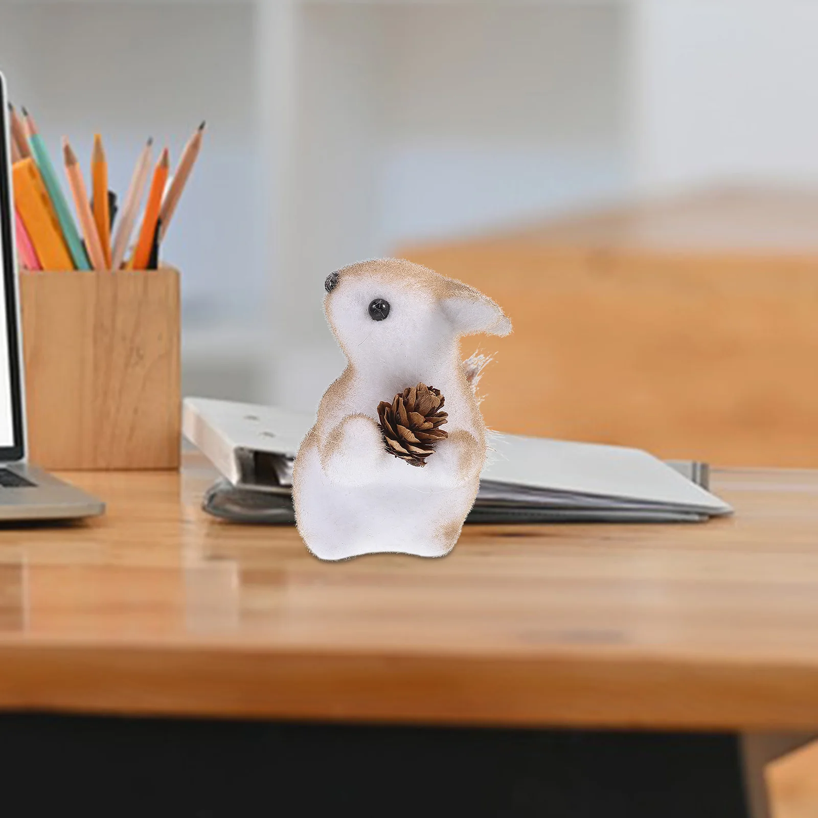 

Squirrel Decor Cute Realistic Style Party Birthday Wedding Decorations Animal Tabletop Ornament Home Garden Squirrel Sculpture