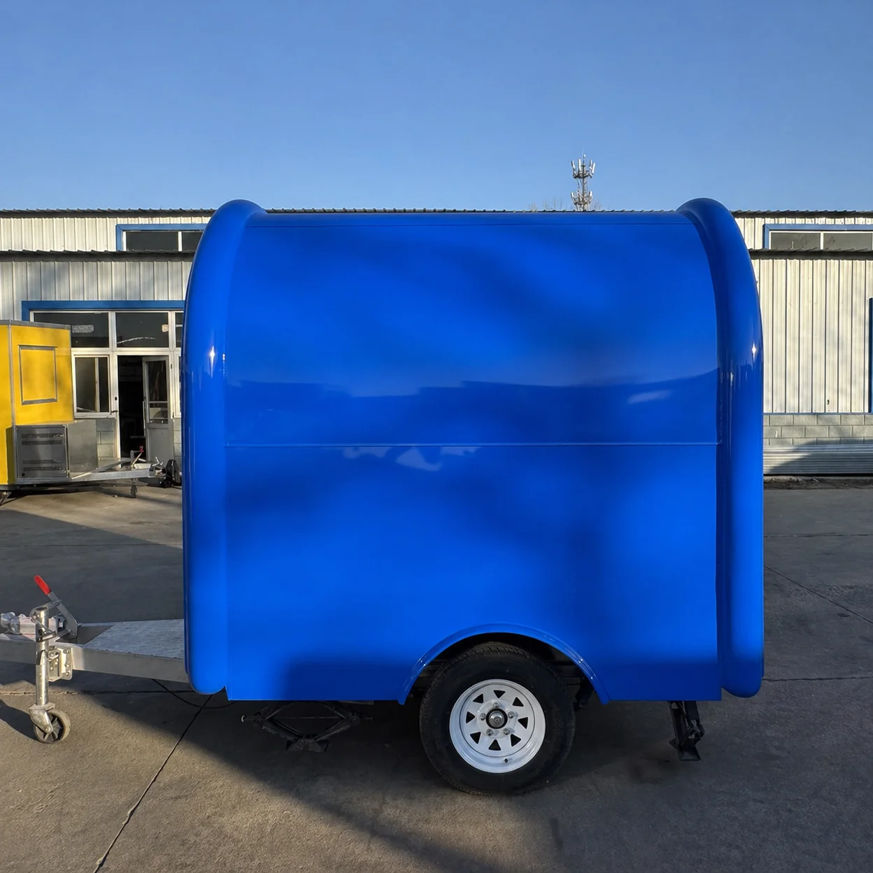 

Mobile Round Coffee Kiosk Food Trailer Cart With Stainless Steel Kitchen For Outdoor Festival Vending
