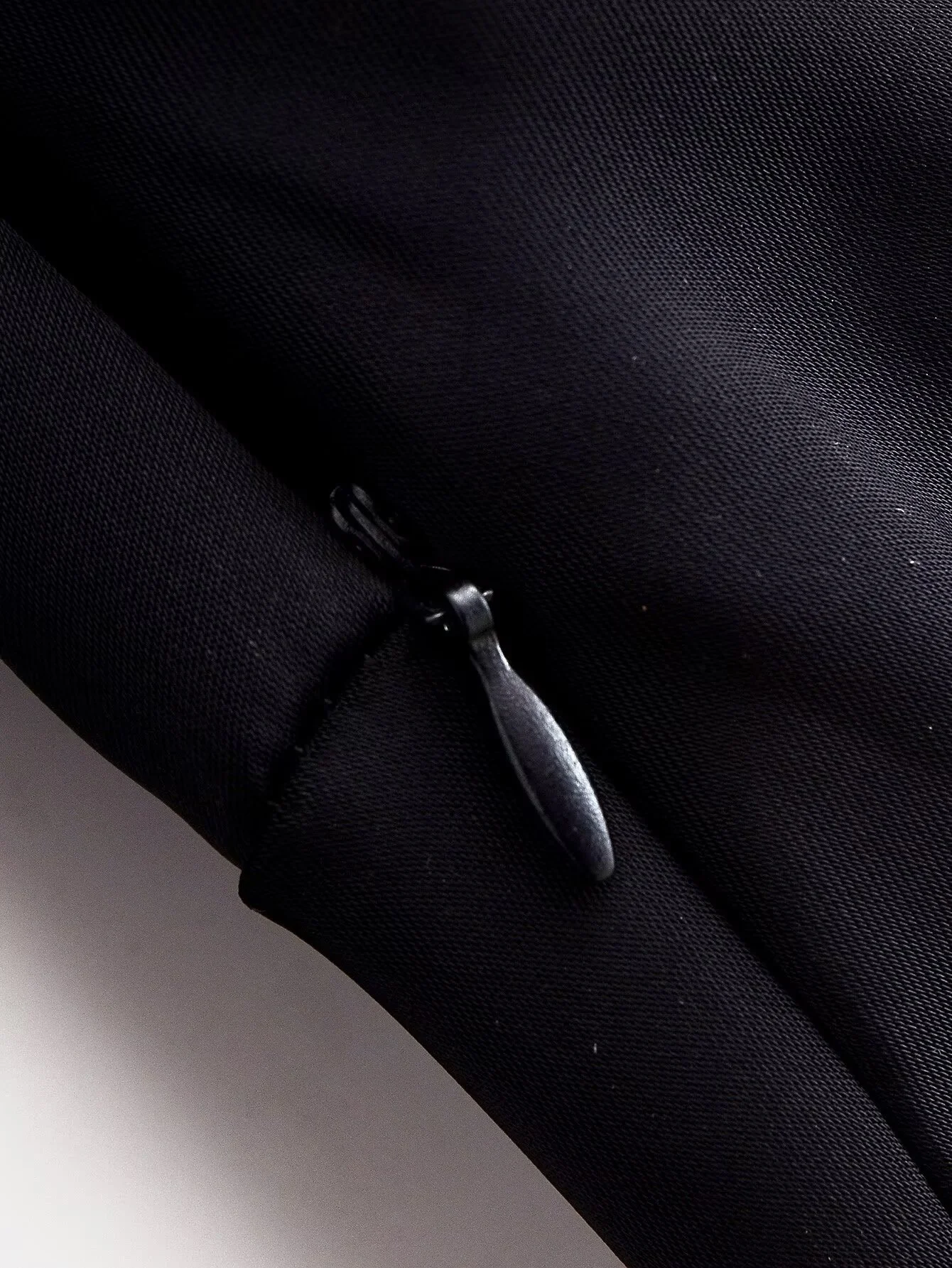 Atasan Wanita Musim Dingin 2025, Kasual Modis Sederhana Elegan, Kerah V Dalam, Satin, Ikat Simpul, Lengan Panjang, Slim Fit