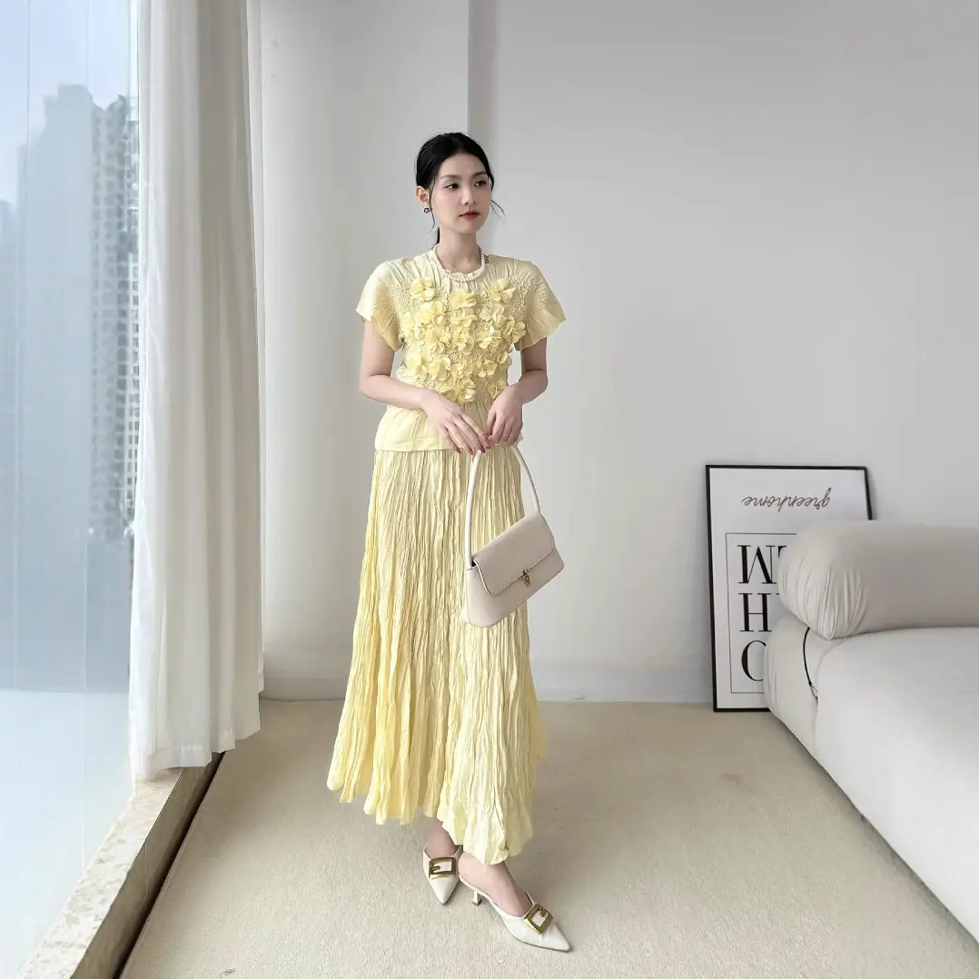 Women Elegant Set with Floral Decoration Short Sleeved Top Pleated Skirt Suitable for Female Fashion Set for Wedding Guests
