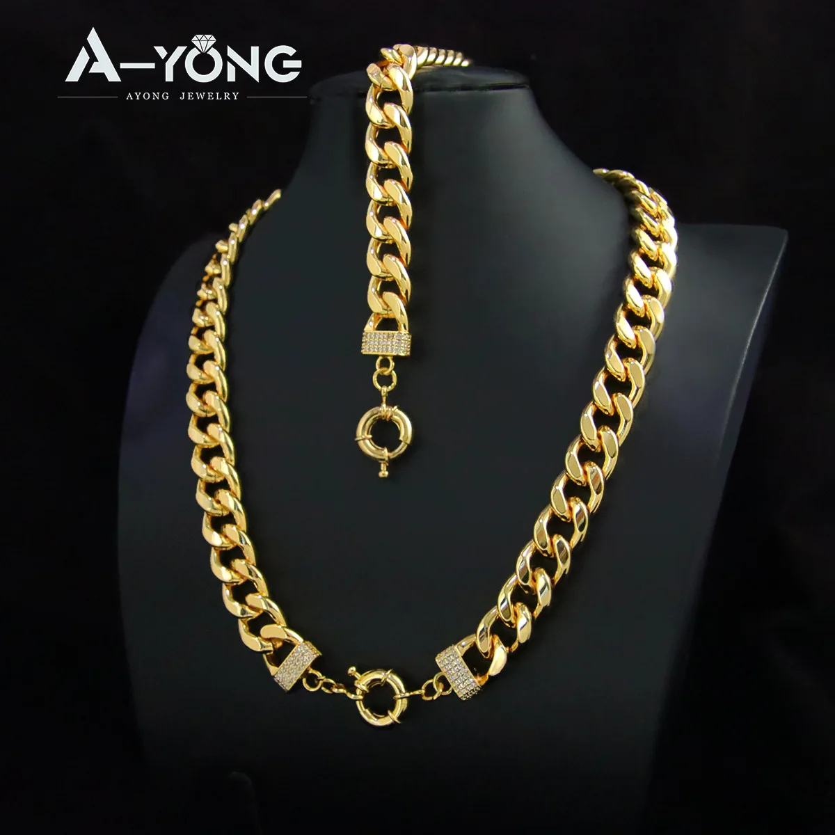 

Luxury Hip Hop Jewelry Set 21k Gold Plated Dubai Fashoin Cuban Chain Necklace Arabic Women Men Punk Event Party Jewelrys