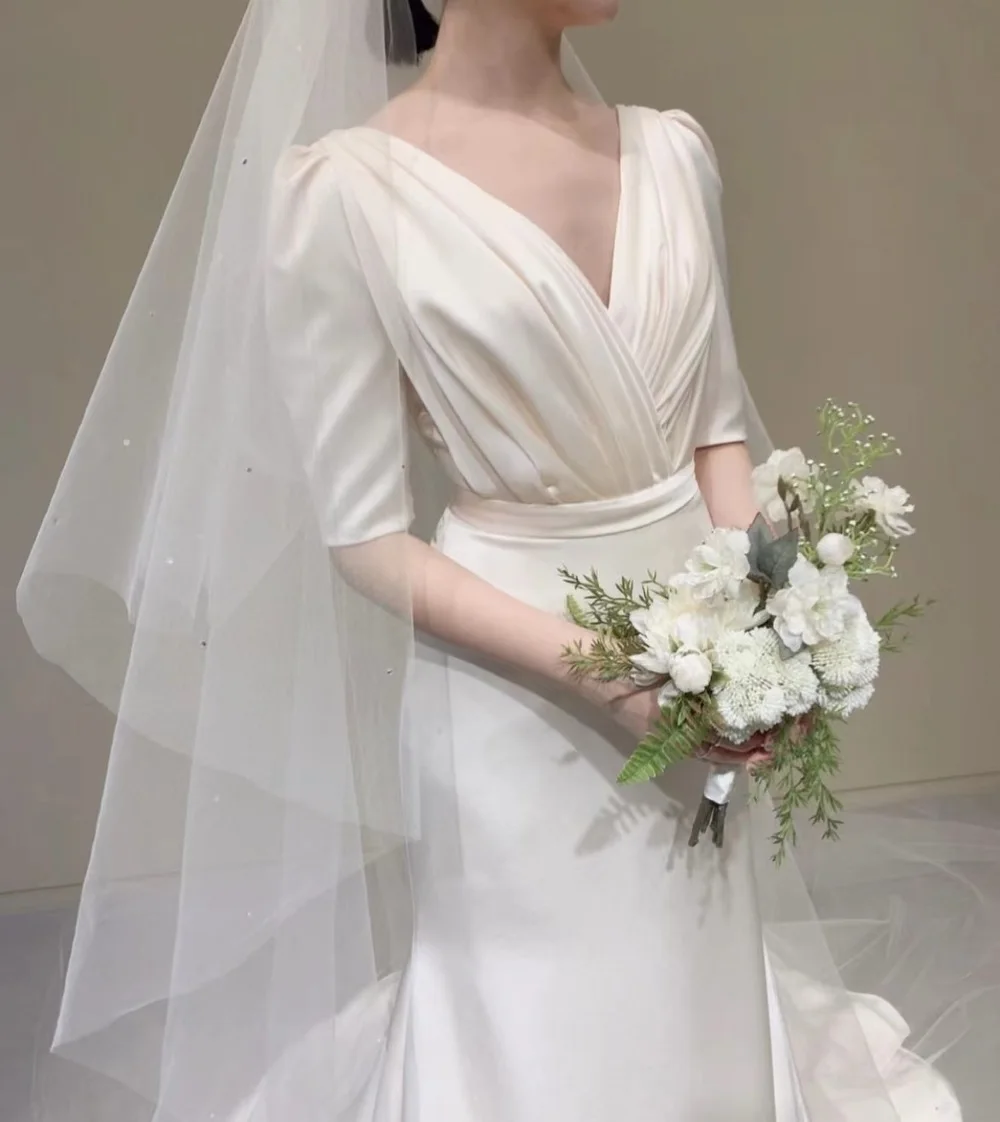 2022 neue Design V-ausschnitt Sweep Zug Hochzeit Kleid Halbarm Weichen Satin Meerjungfrau Backless Koreanische Einfache Brautkleider 웨딩드레스