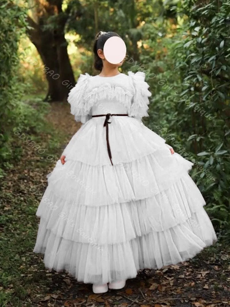 Aangepaste meisjes prinsessenjurk gelaagde tule bruiloft bloemenmeisje jurk met lint vloerlengte optocht communiejurk