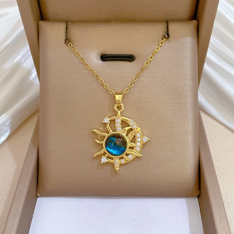 Trebdy Star Moon Necklace for Women Girls Gold Color Planet Moon Astronaut Pendant Necklaces Birthday Party Jewelry Gifts e1226