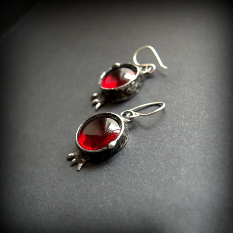 Vintage Creative Red Pomegranate Drop Earrings for Women Antique Silver Color Handmade Design Earrings Jewelry Accessories Gifts