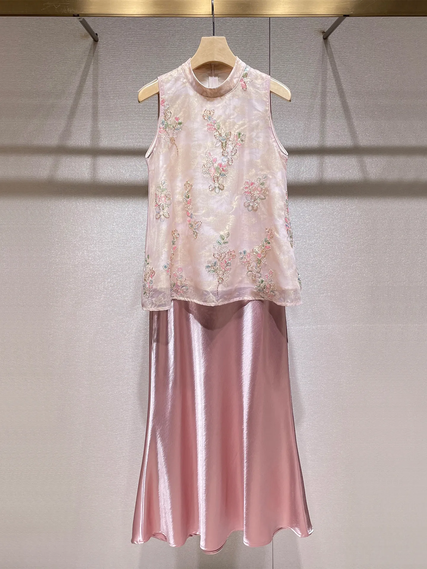Heavy industry embroidered top high-end satin fishtail skirt two-piece set