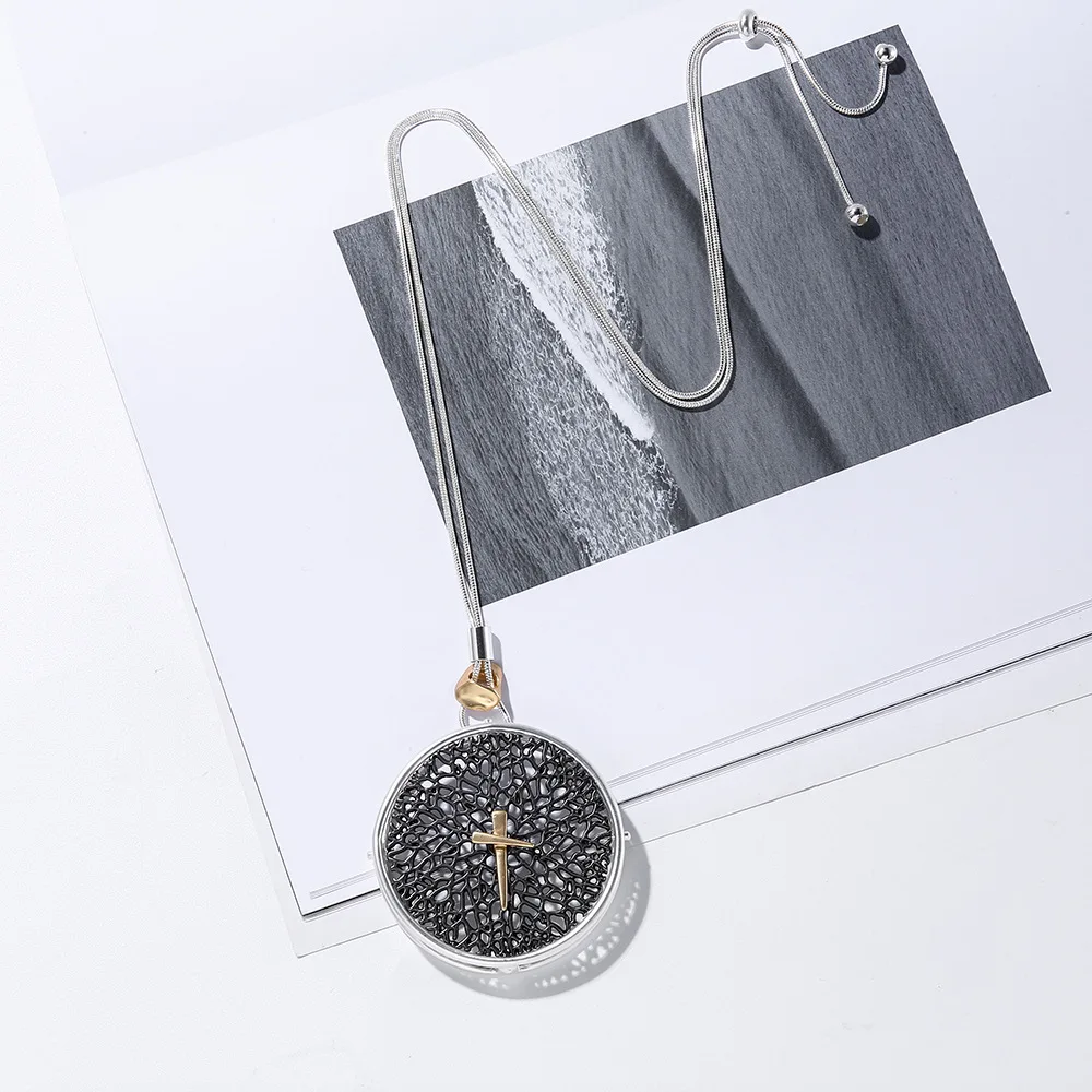 European and American popular imitation clock retro pendant environmentally friendly women's necklace sweater chain