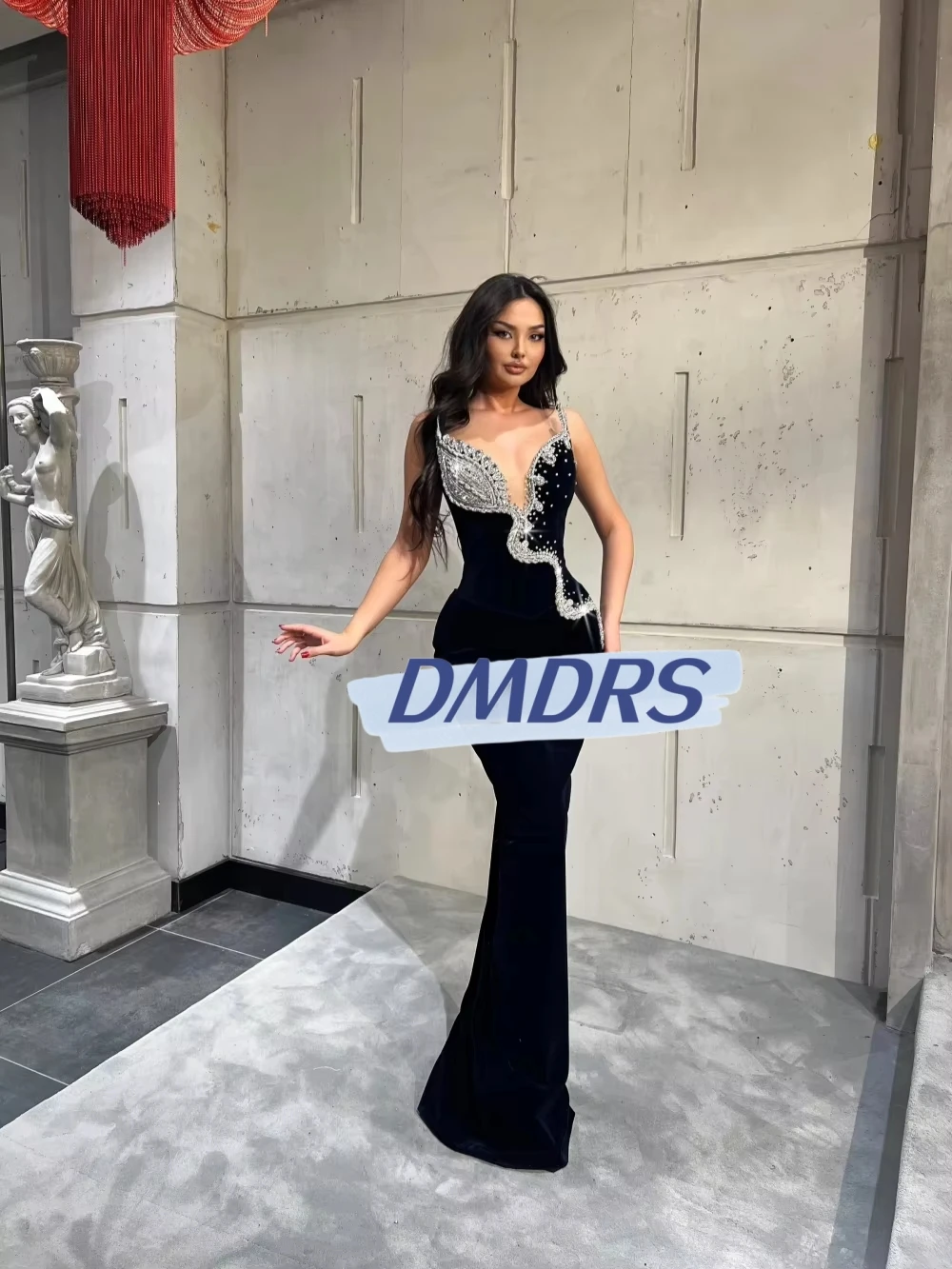 

Silver Beaded Satin Sheath Long Evening Dress Sparkly Crystal Spaghetti Straps Wedding Party Gown Customized V-neck Prom Dresses