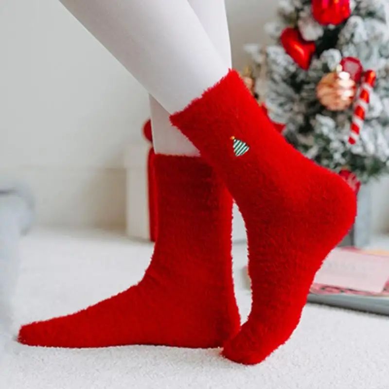 

Y3NE Holiday Themed Embroidered Socks Soft Comfortable Christmas Socks with Middle Tube Design For Comfort Cold Weather