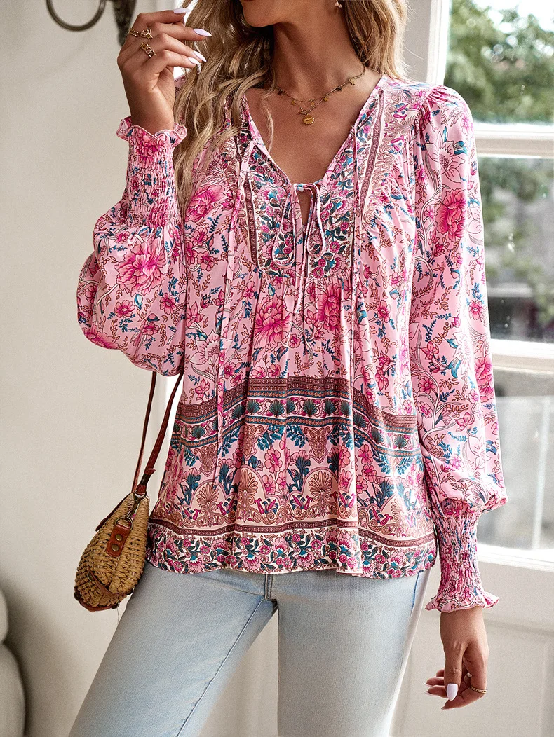 Sommerliche Damen-Chiffonbluse mit Print, elegantes V-Ausschnitt-Langarmshirt, ungeöffnete Vorderseite, Freizeitbluse – Detail 7