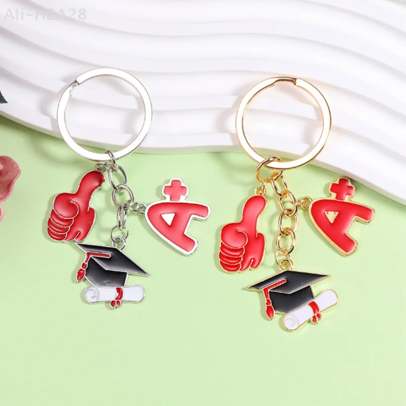 Fashion Friendship GradFuation Ceremony Keychain, Graduation Lovely Enamel Graduation Cap Keychain Commemorative Graduation Gift