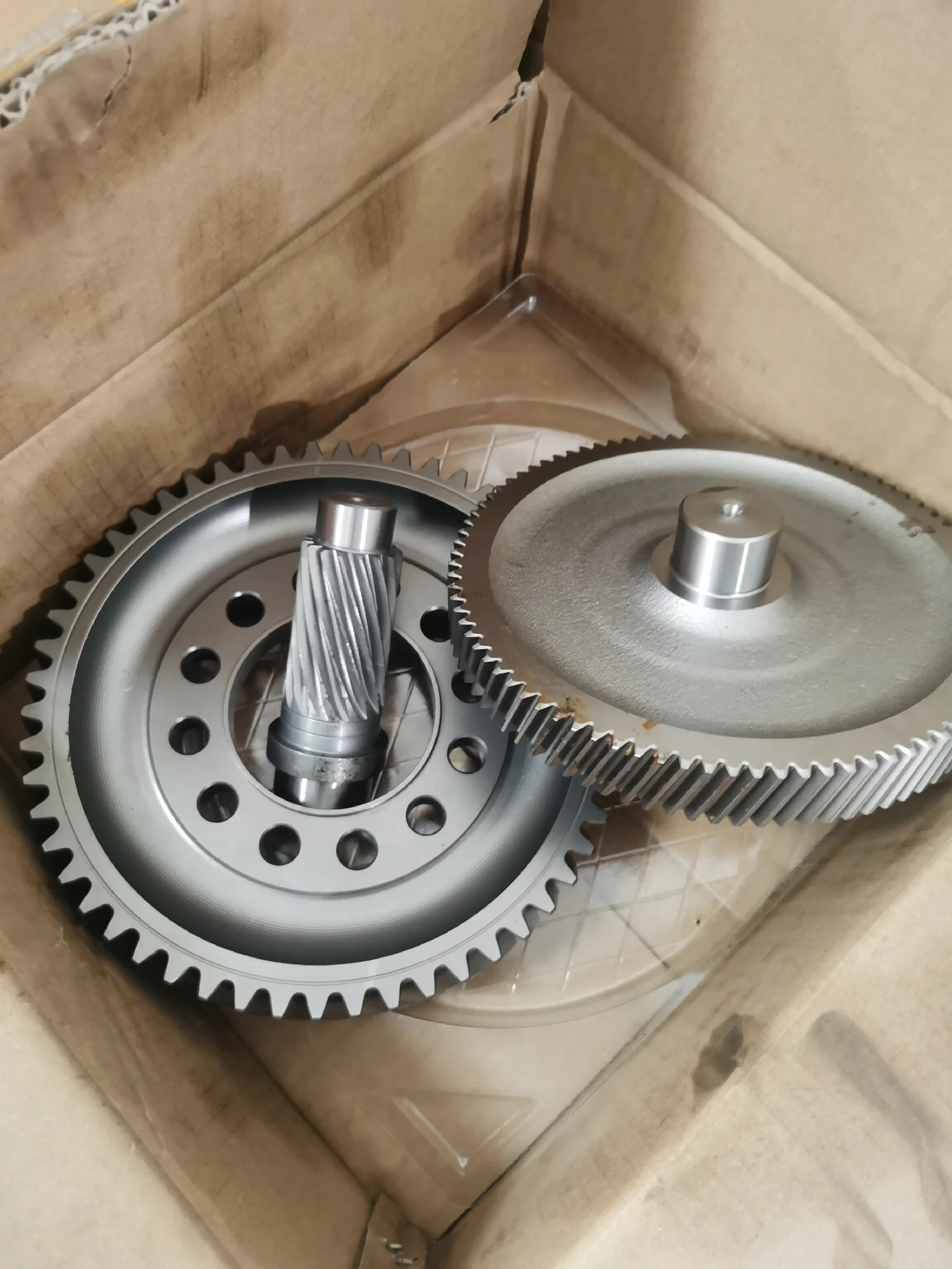 

New Genuine Front Axle Gear 33321-16563-71 for To yota 8FBN25 Forklift Original Parts