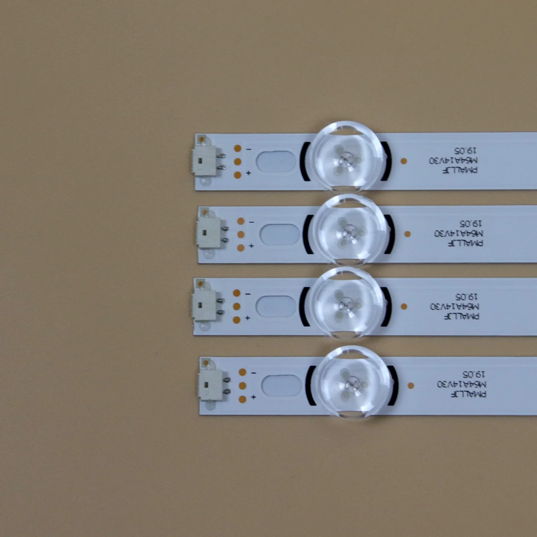 テレビ LED アレイバー LG 39 "39LN5757 39LN5758 39LN575R 39LN575S 39LN575U バックライトストリップキット 9 LED ランプレンズ 8 バンド HC390DUN