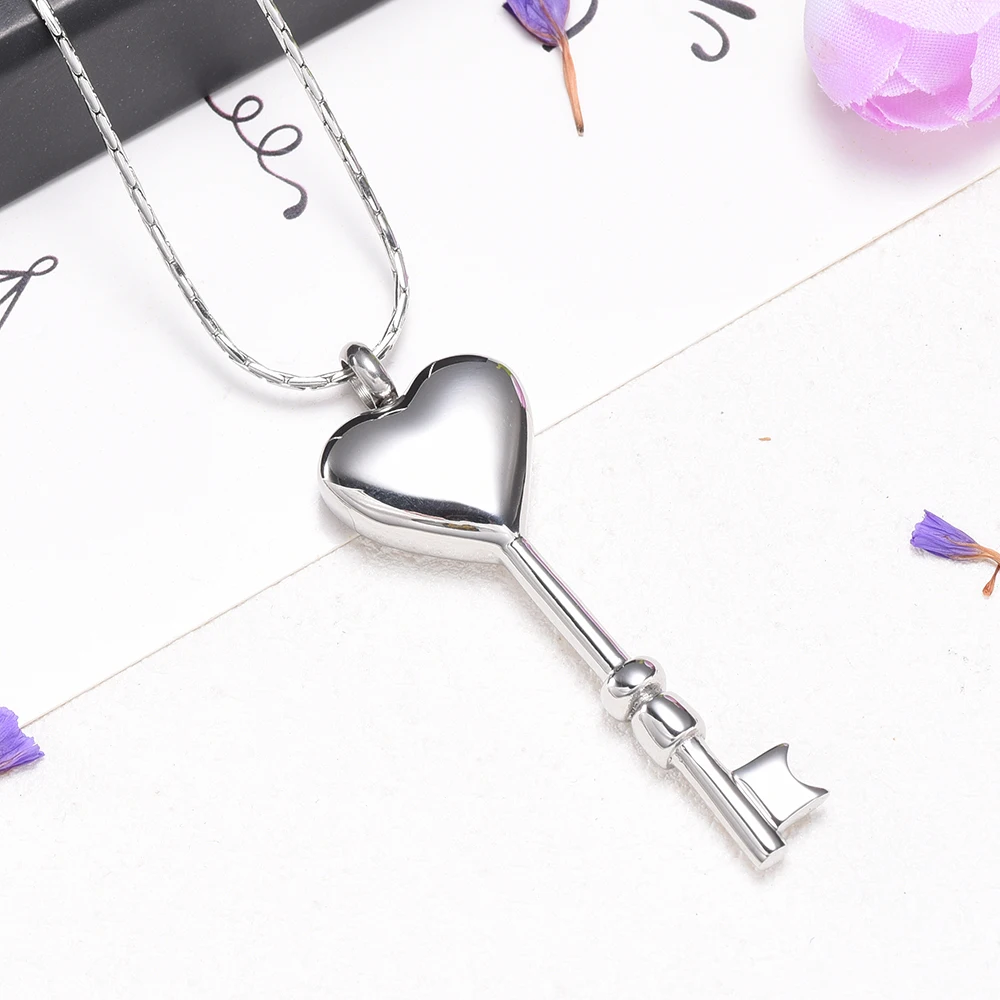Urns For Ashes Heart Key Cremation Pendant Necklace Stainless Steel Memorial Urn Cremation Charm Necklace Ashes Locket 4 Colors