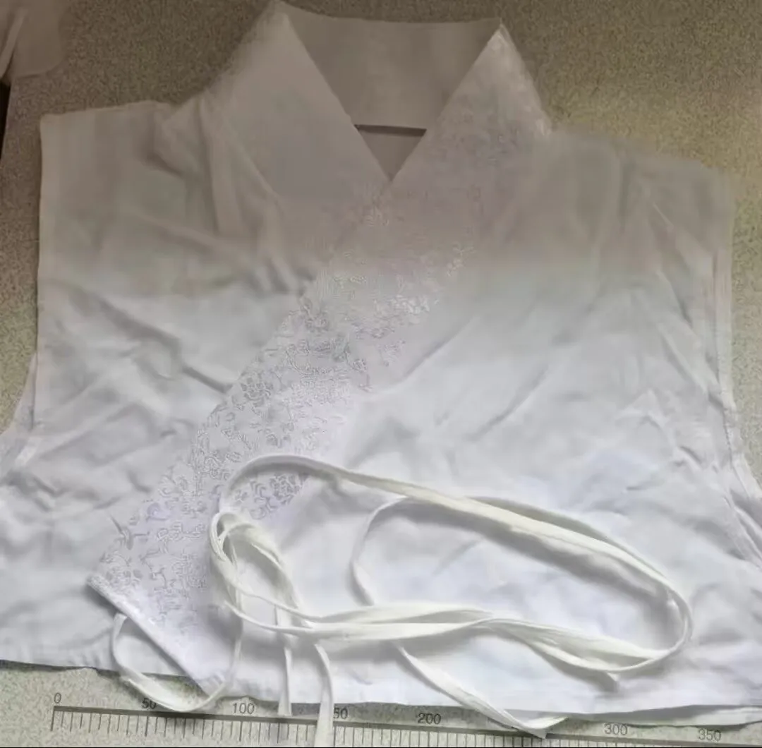 Women White Cross Collar Hanfu Undershirt Soft Lace Embroidery Inner Top Chinese Traditional Basic Layering Shirt For Ming Song