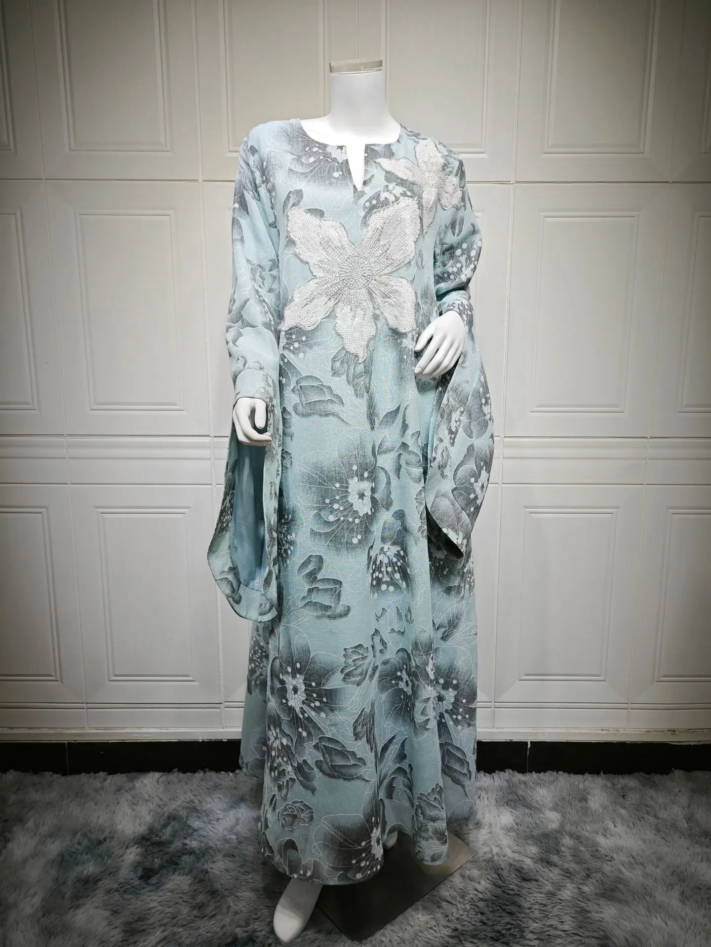 Middle Eastern Arab Muslim Dubai Embroidered Yarn with Patchwork and sequins Embroidered New High end Luxury Fashion Dress