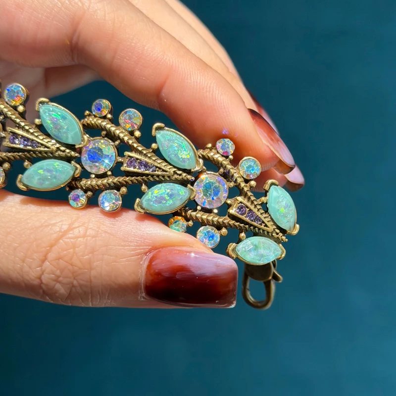 

Vintage Light Green Opal Leaves Bracelet Antique Gold Plated Jewelry Natural Stone Designer Luxury 2026 Female Elegant Art Deco