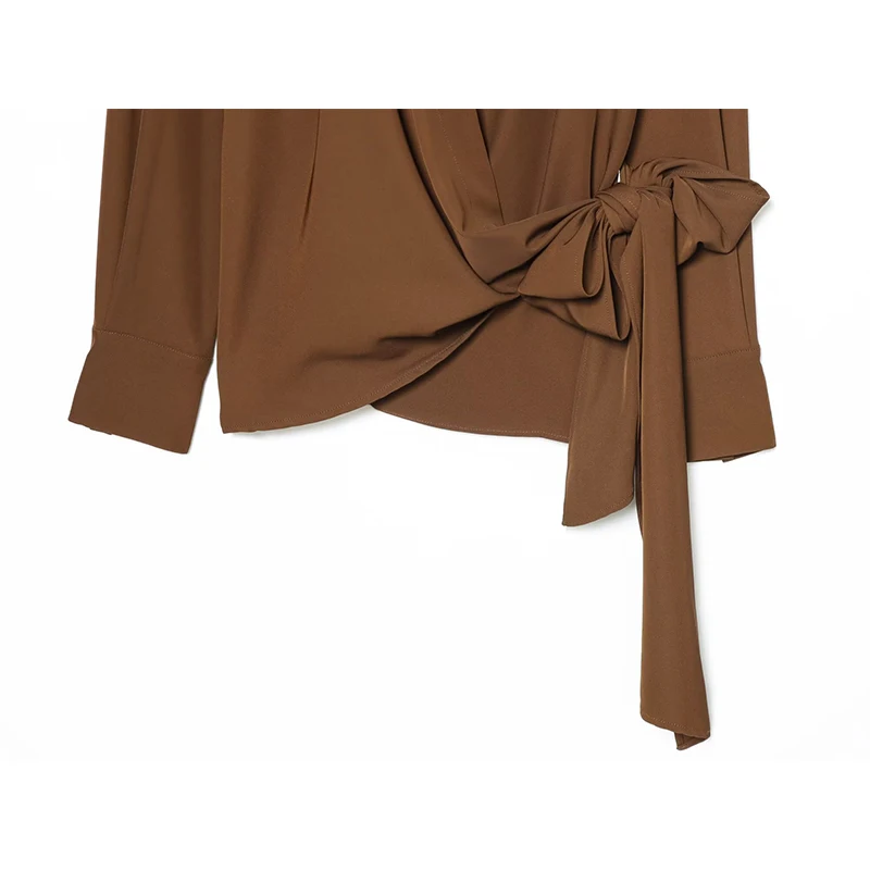 YENKYE 2026 قميص نسائي بني ثنيات بأكمام طويلة وياقة على شكل طية صدر السترة وربطة أمامية وبلوزات ربيعية قمصان نسائية ملابس خروج #6