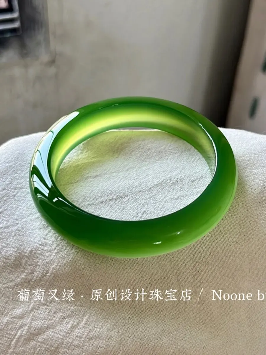 

Natural agate bracelet plum green women's jasper ice horse material chalcedony