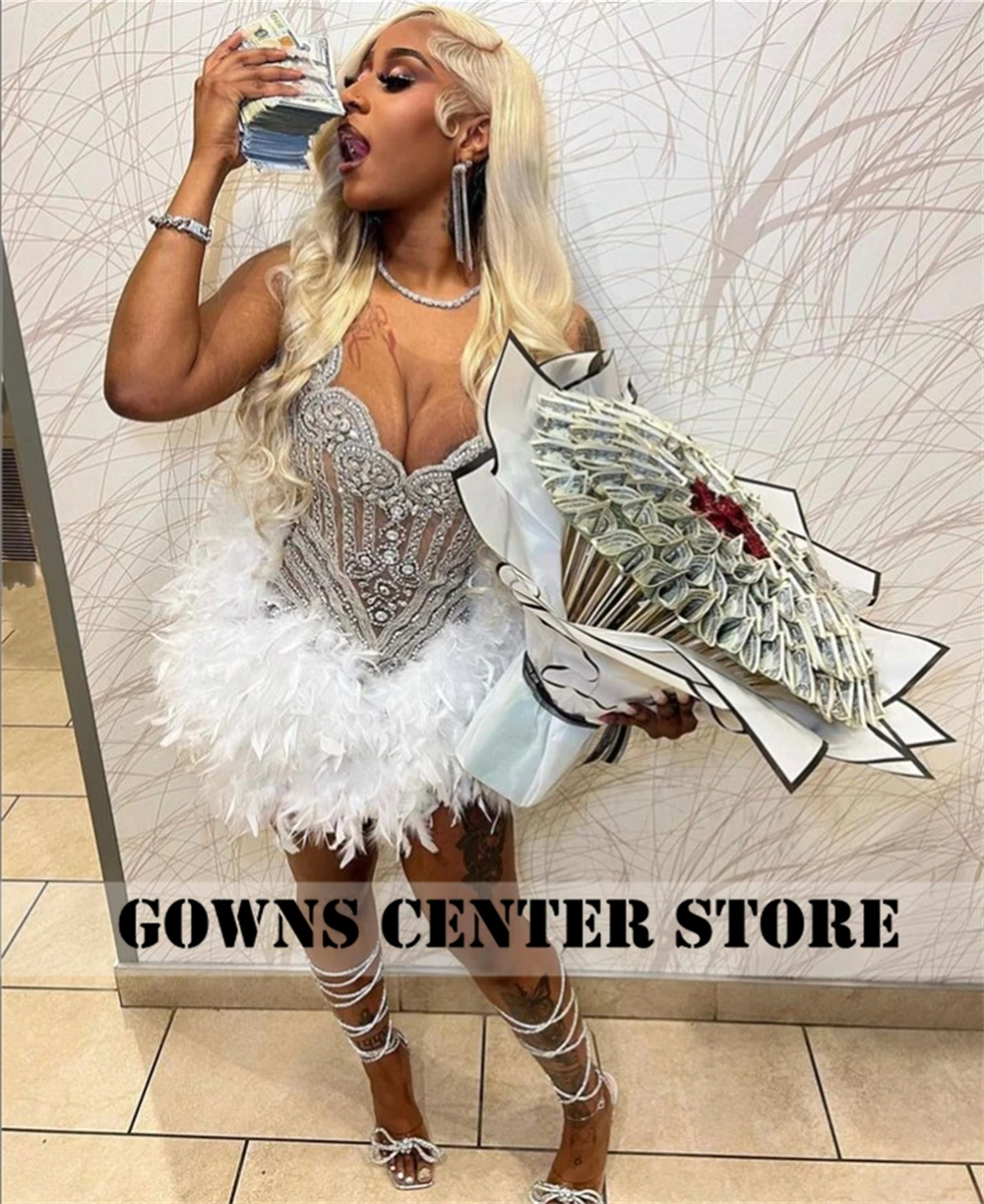 Платье женское коктейльное с белыми перьями и юбкой-годе