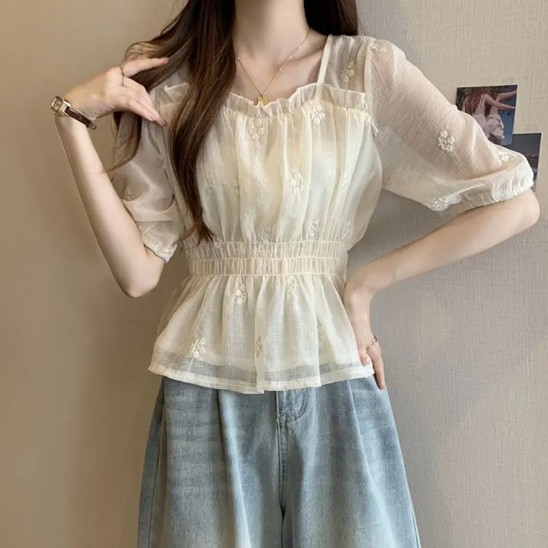 2024 Summer Sweet Waist Shirt French Style Women\'s Clothing Stylish Floral Embroidery Shirring Elegant Slim Square Collar Blouse