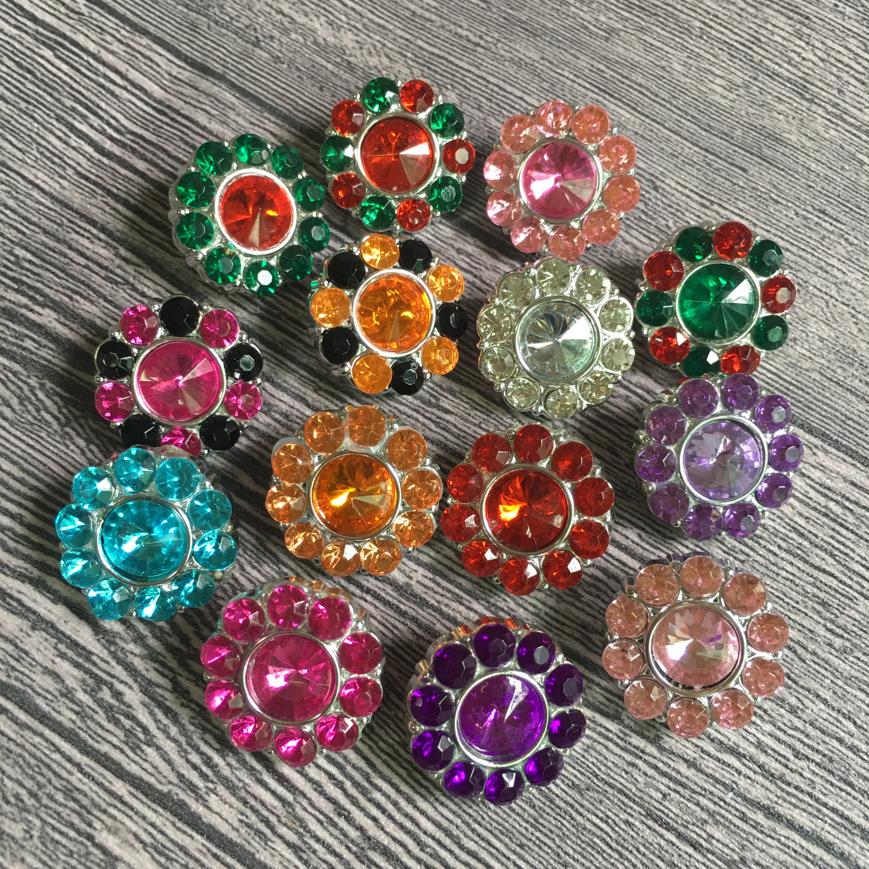 Botones de cristal de diamantes de imitación plateados para vestidos, Centro de flores de costura acrílica Vintage para ropa, ropa de boda, 21mm, 10 unidades por lote