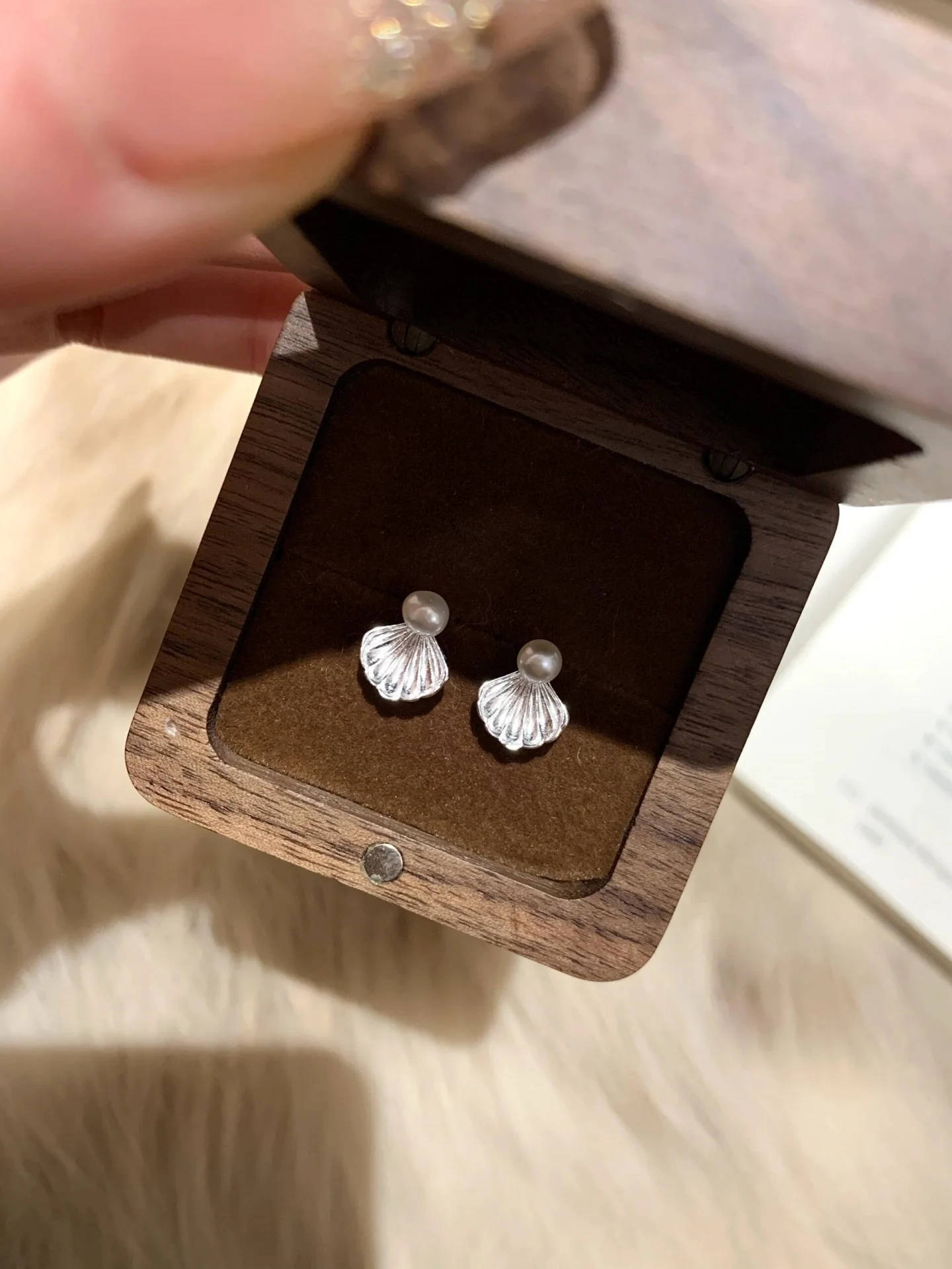 pendientes-de-plata-de-ley-s925-con-diseno-de-concha-de-perla-estilo-veraniego-para-la-playa-joyeria-pequena-y-moderna-ado