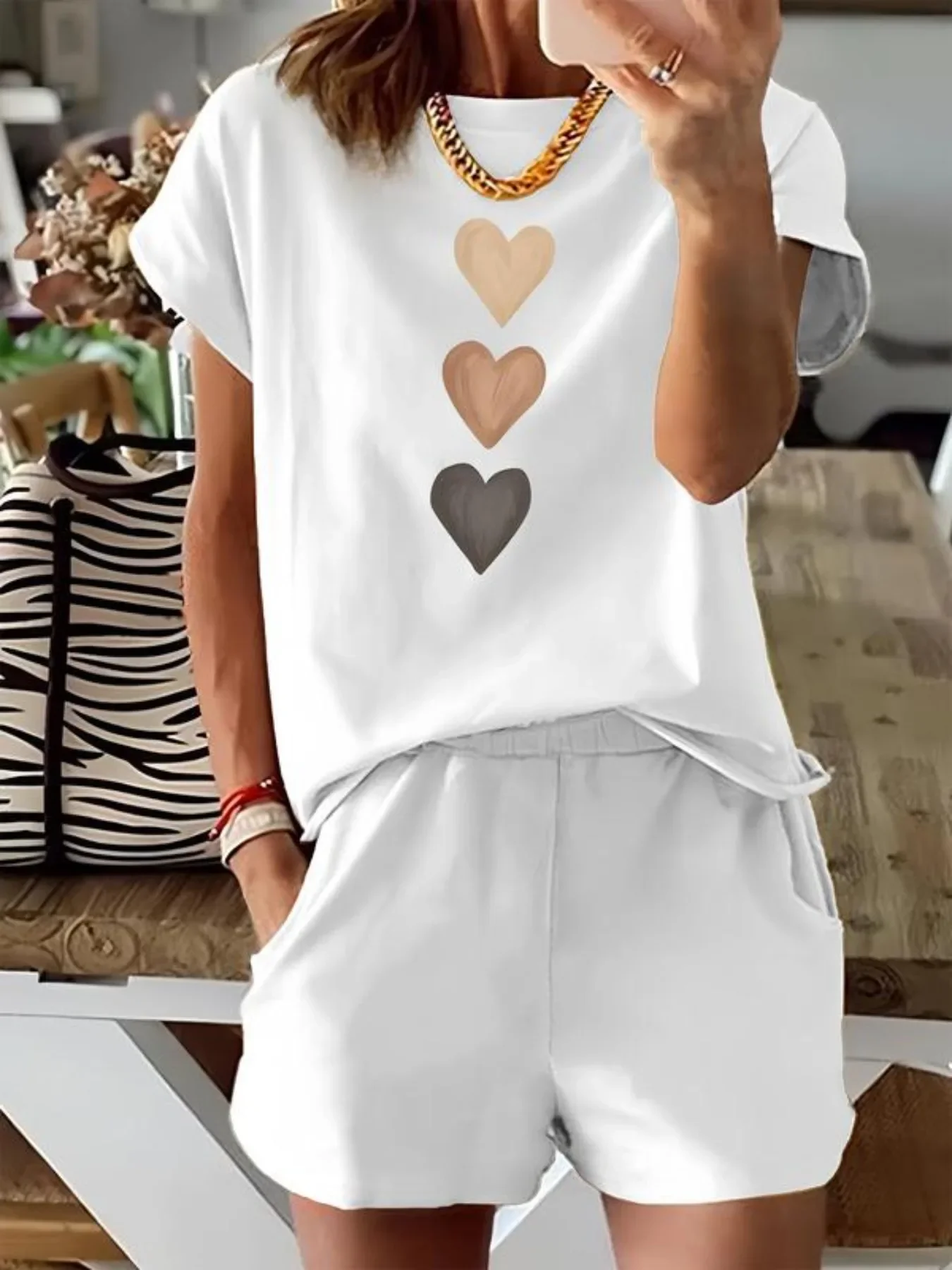 Happy Heart Shaped Pattern Printed Women's T-shirt Soft Breathable Short Sleeve Tee with Floral Harajuku Summer Women's Clothing