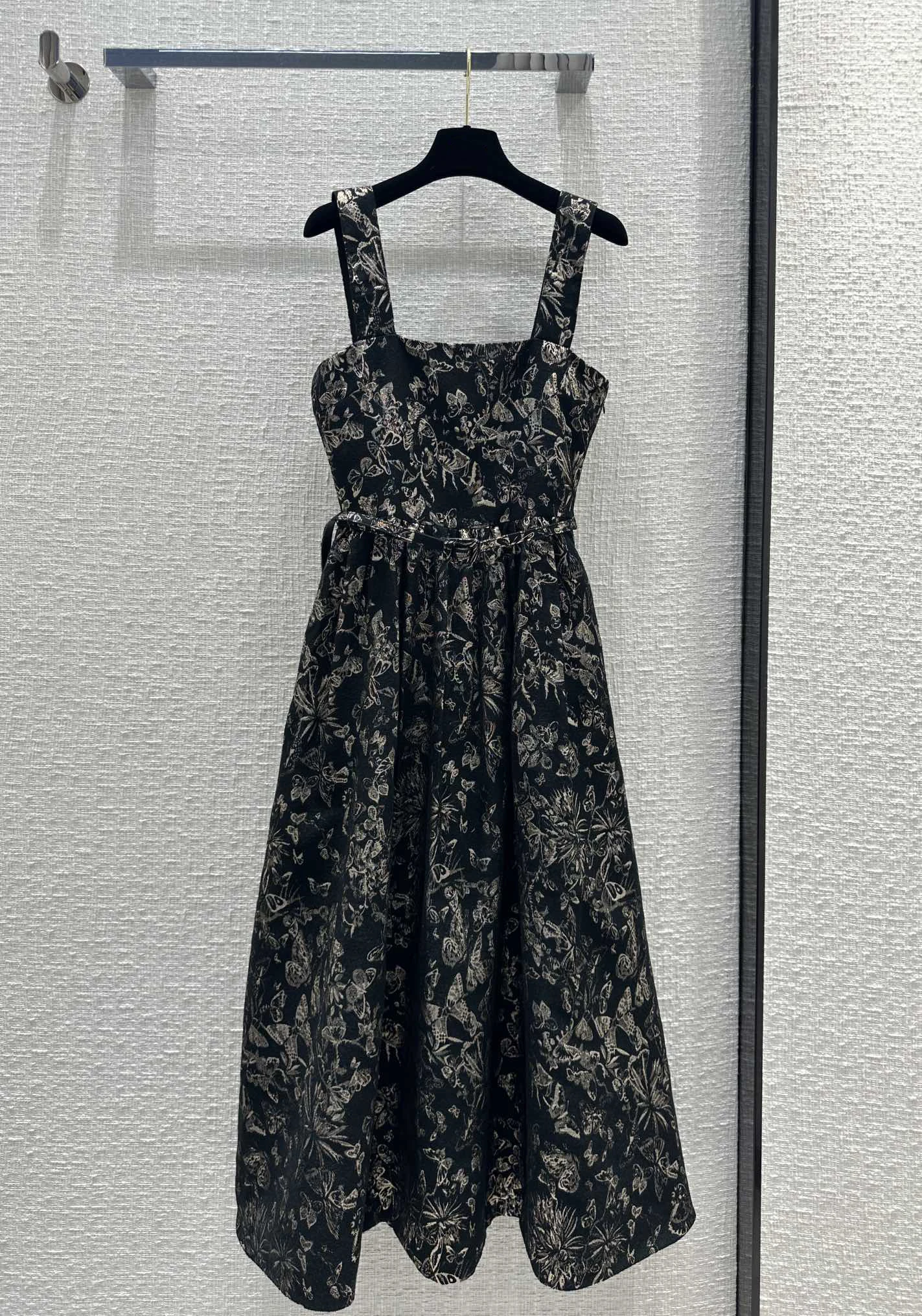 

EVACANDIS High Quality Women Spring New Butterfly Jacquard Luxury Spaghetti Strap Midi Dress With Belt Elegant Chic Sweet A-Line