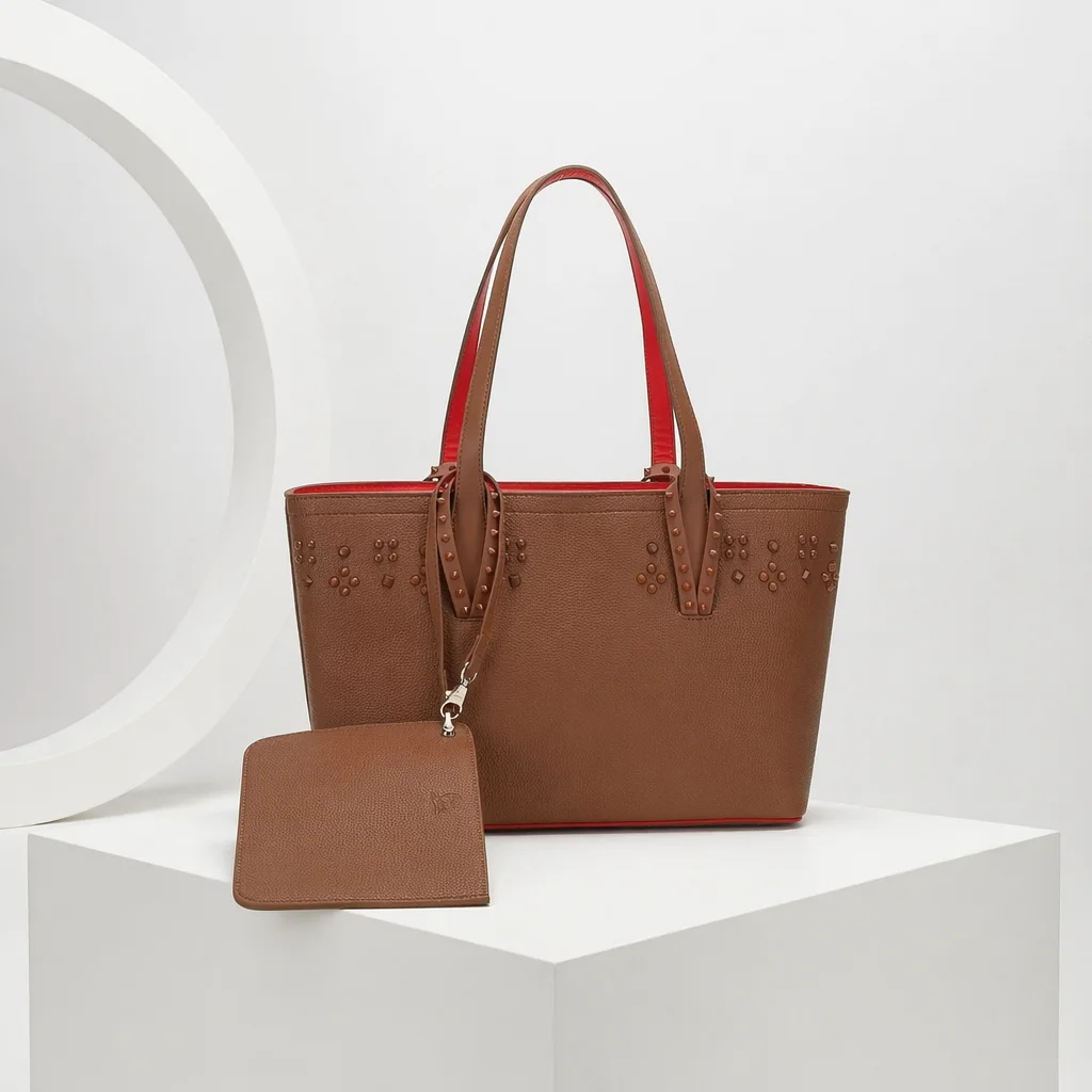 Bolso Tote de PU con Suela Roja para Mujer, Bolso de Hombro Elegante de Gran Capacidad, Diseño Versátil con Tachuelas, Bolso de Mano para Mujer, Proveedor de Calidad