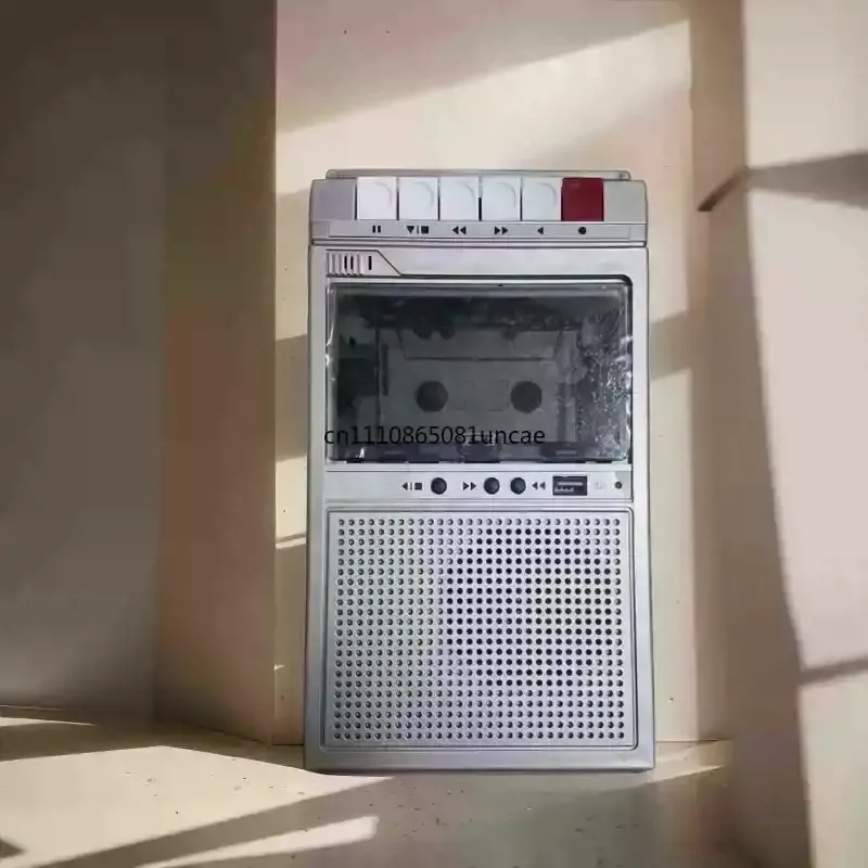 

Портативный кассетный рекордер: Ностальгический ретро-плеер для кассет, портативный плеер-рекордер с функцией воспроизведения и записи, все в одном.