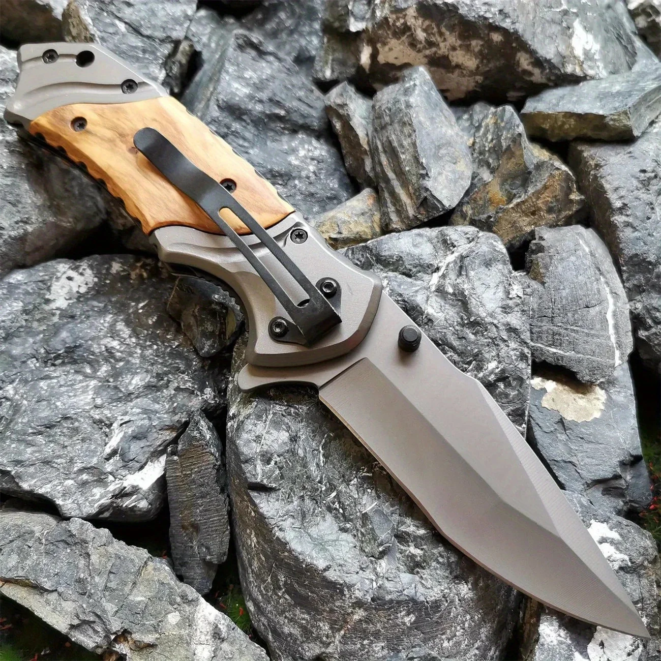 Single-Hand Quick-Open Folding Knife 4