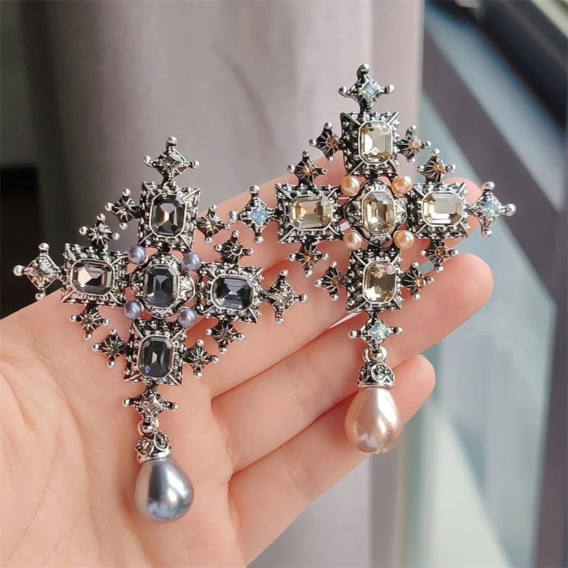 

New Baroque Cross Rhinestone Brooch Feminine Coat Pin Corsage Shirt Collar Pin Accessory Broche Decorativo De Ropa