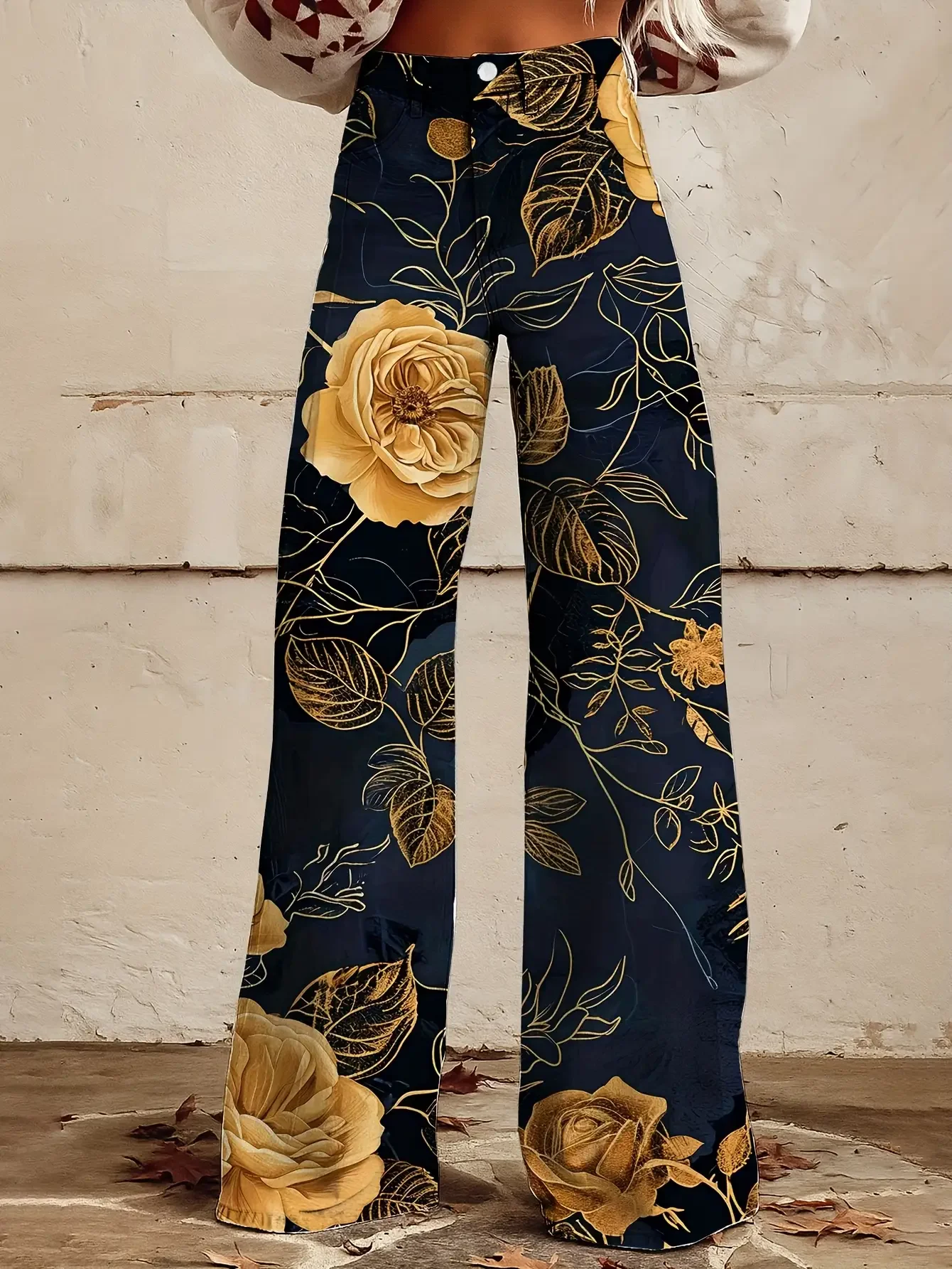  Ladies' casual jeans with colorful western prints and loose wide leg design, Retro leopard print heart
