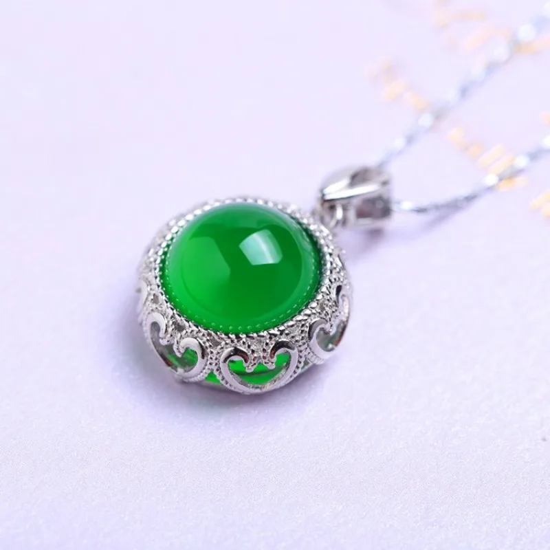 

High Ice Green Chalcedony Large Egg Surface Women's Pendant Simple and Versatile