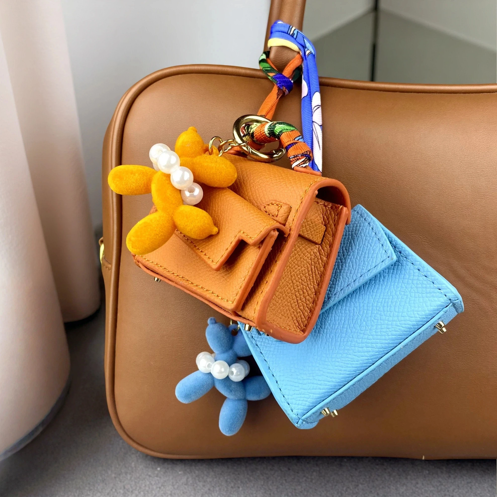 Double-Sided Opening Mini PU Leather Bag Charm, 2-Way Flip Coin Purse & Wireless Earbuds Case, Unique Bag Accessory for Handbag
