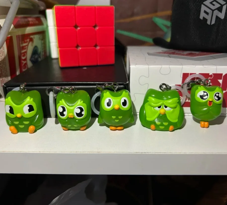 Bandai Gashapon Duolingo Marker Charm Strap - Cute Green Mascot Keychain Figure Collectible