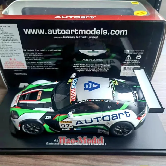 

AUTOart 1/18 Aston Martin V12 2015 #97 Alloy Diecast Model Car adult Gift flower