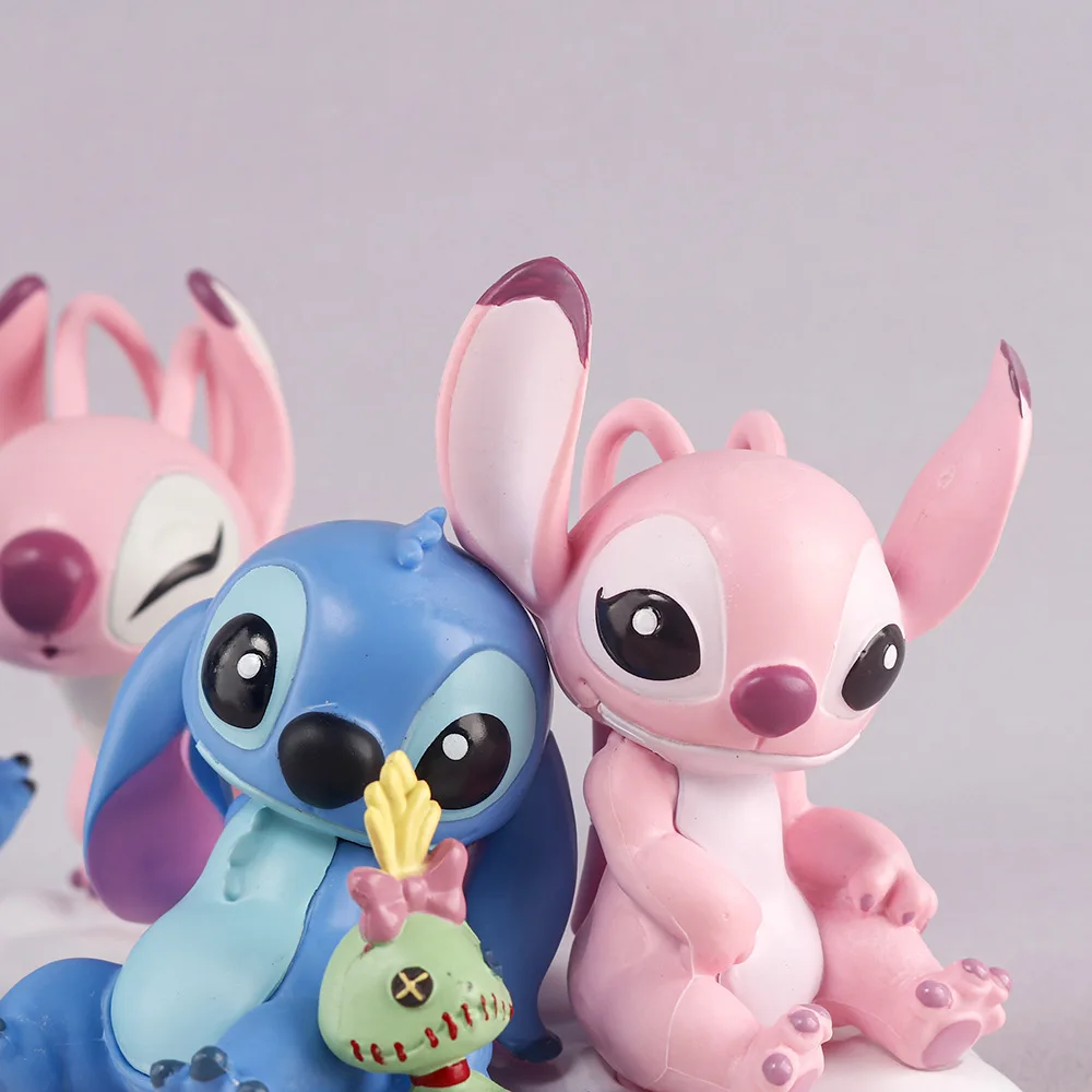 Stitch Lovers Modello Doll Angel Kissing Stitch Statue Desktop Display Figurine Ornamenti Regali per la fidanzata di San Valentino