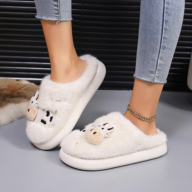 3D-Kuh-Plüsch-Hausschuhe für Damen, warme, flauschige Mules für den Winter, Mädchen-Freizeit-Hausschuhe, flauschige Fell-Slides, Unisex, weiche Plateausohle – Detail 18