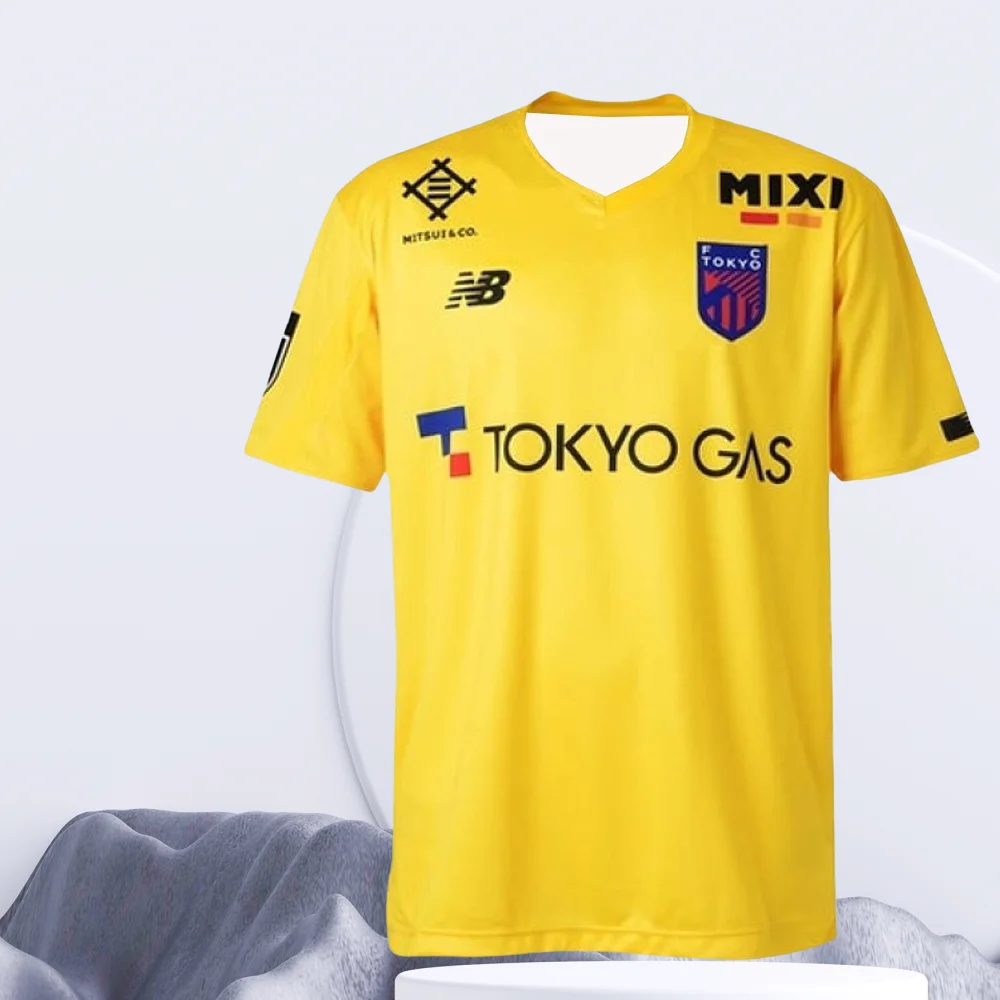 

Япония New Balanc FC Tokyo 2024GK с буквенным принтом и v-образным вырезом, дышащий, удобный, с короткими рукавами, спортивный футбольный костюм для мужчин