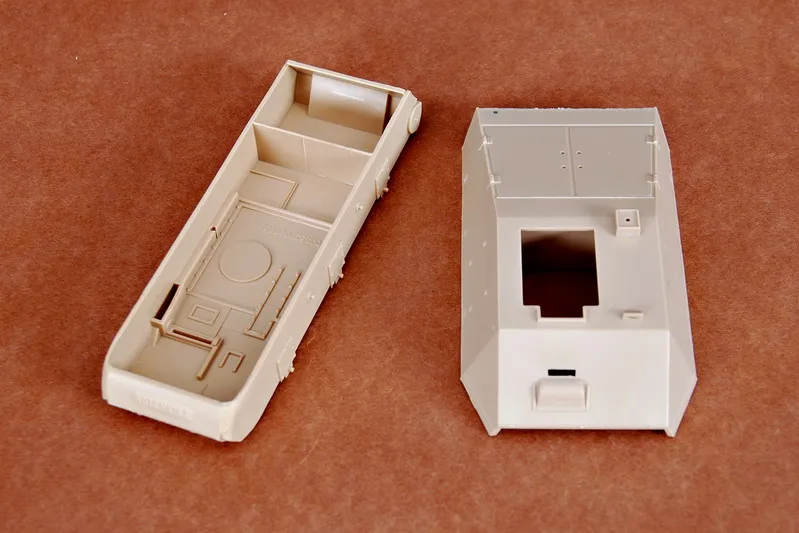 Trumpeter 00355 1/35 Scale  38(H) Artillery Observation Vehicle Tank Plastic Assembly Building Model Kit