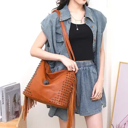 Punk skull women Shoulder Bag Large capacity Fashion Rivet Tassels ladies handbag PU Leather female hobos Crossbody bag big tote