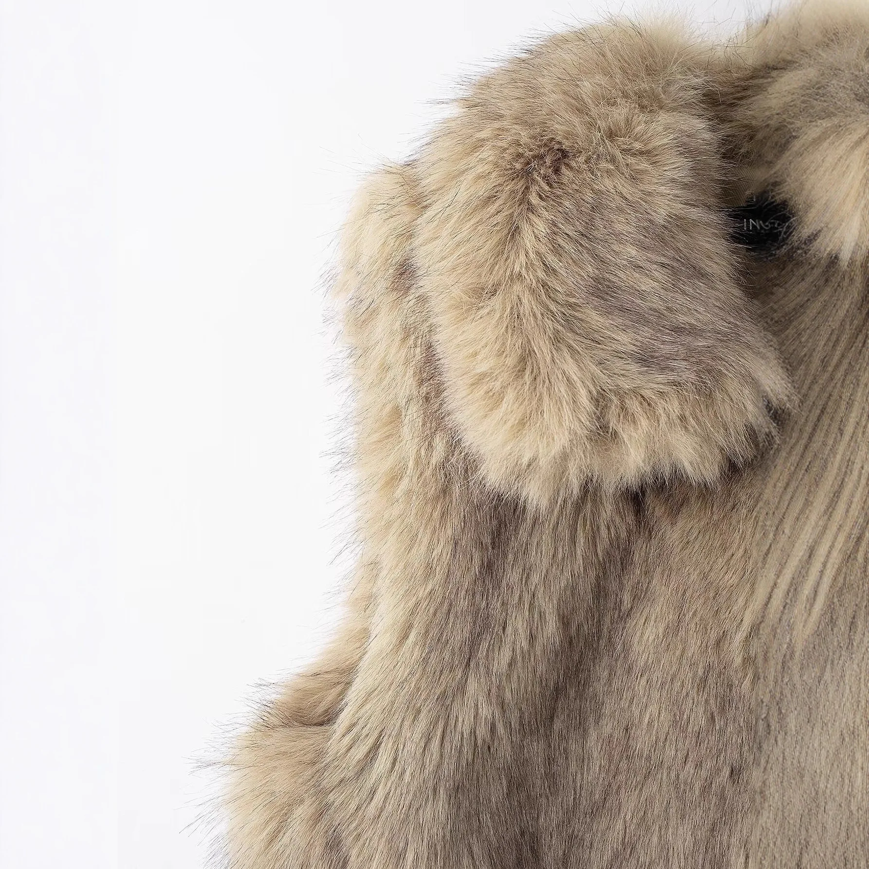 Fashion Elegant Women's Vest Short Faux Fur Vest Jacket in Autumn and Winter 2025