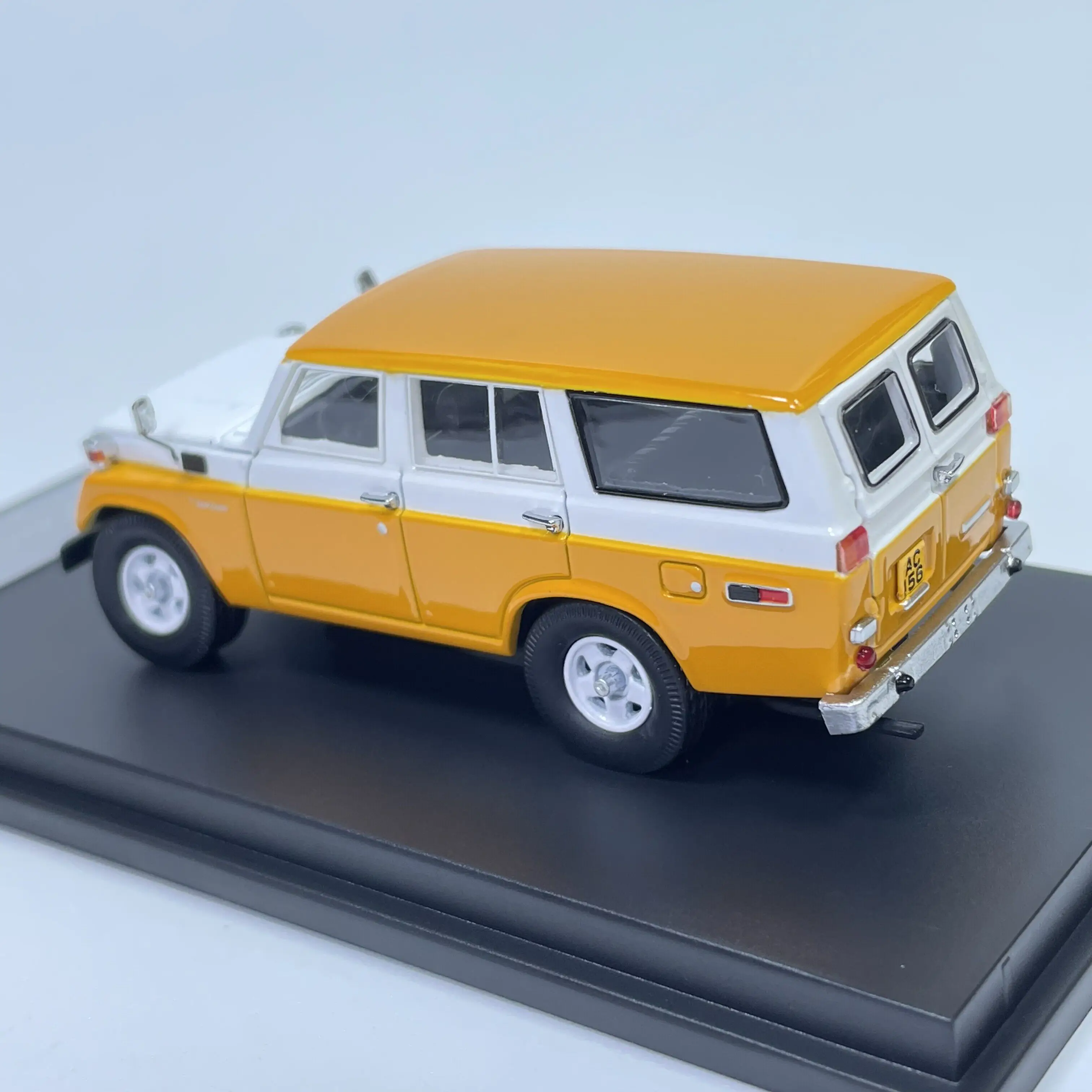 

Diecast DCM Toyota Land Cruiser FJ55 Alloy 1:64 Scale Alloy Car Model