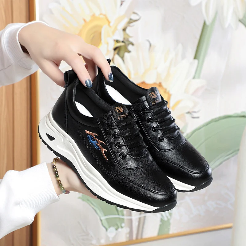 White Breathable Women\'s Sports Shoes Outdoor Walking Flats  Spring Anti-slip Soft Leather Soft Bottom Casual Sneaker